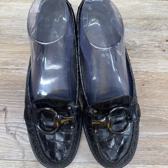 Stuart Weitzman Women’s Croc Embossed Black Patent Leather Loafers Size 8.5 - Picture 2 of 6